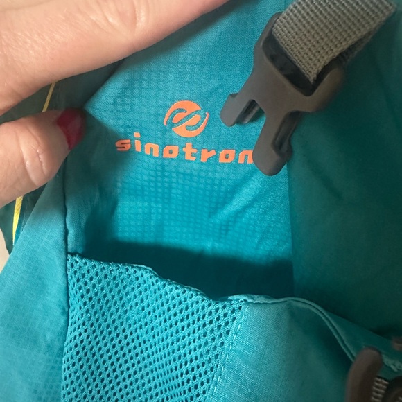 Sinotron 22L Lightweight Packable Hiking Backpack. - Picture 5 of 11